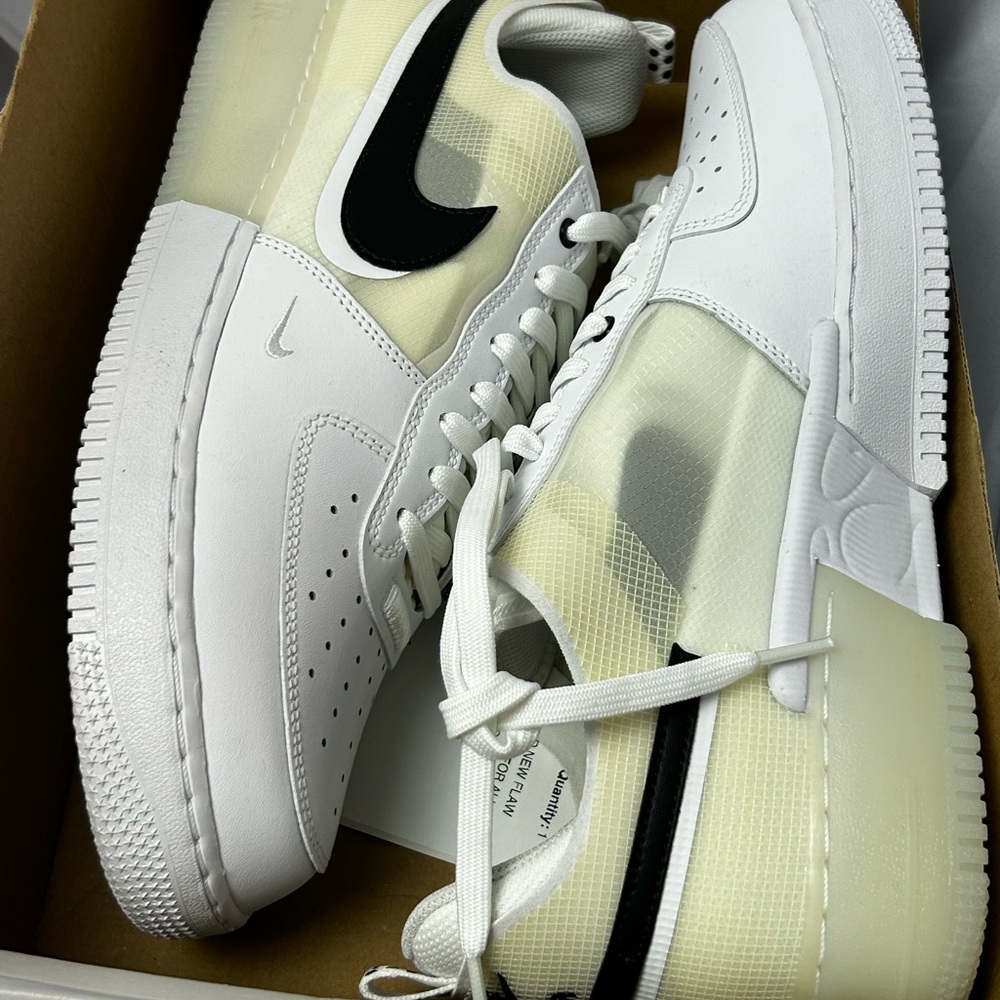 Nike Men's White and Cream Sneakers
